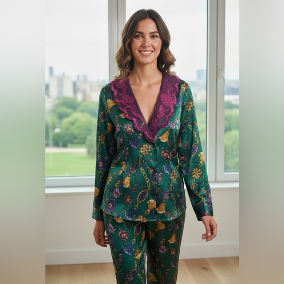 VICTORIAS SECRET🎄VTG Satiny PJ SET in teal & purple in a gold tassel print SZ S - Picture 15 of 16